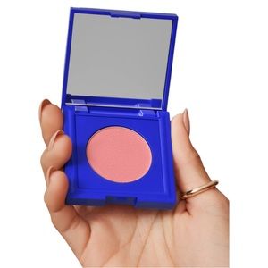 Tresluce Ready to Bounce Cream Blush On the Move Soft Peachy Pink Lip Colour